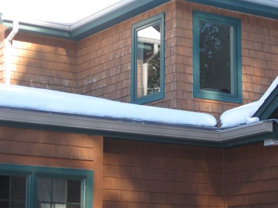 <b>Roof Ice Melt System on Eaves, Valleys and Gutters</b>