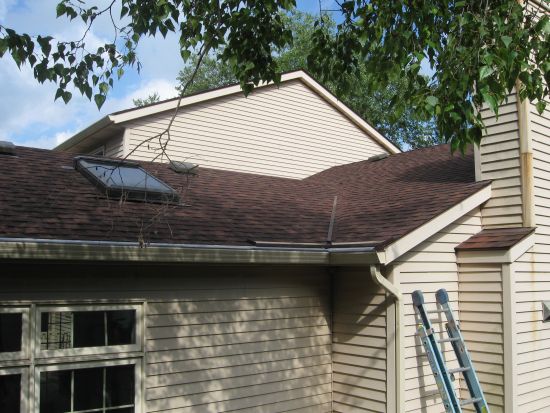 <b>Roof and Valley Heat Panels</b> with heated gutter guard
