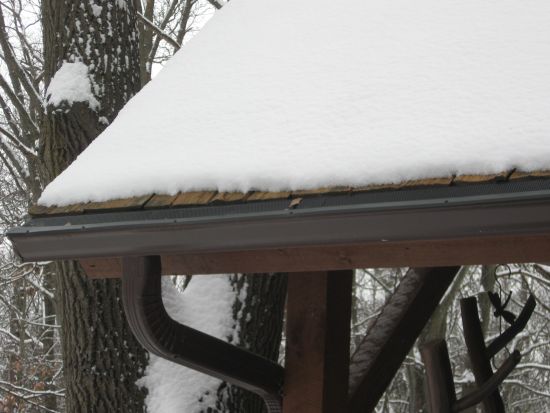 Cedar shake roof with <b>VersaScreen IceBlaster DE</b>